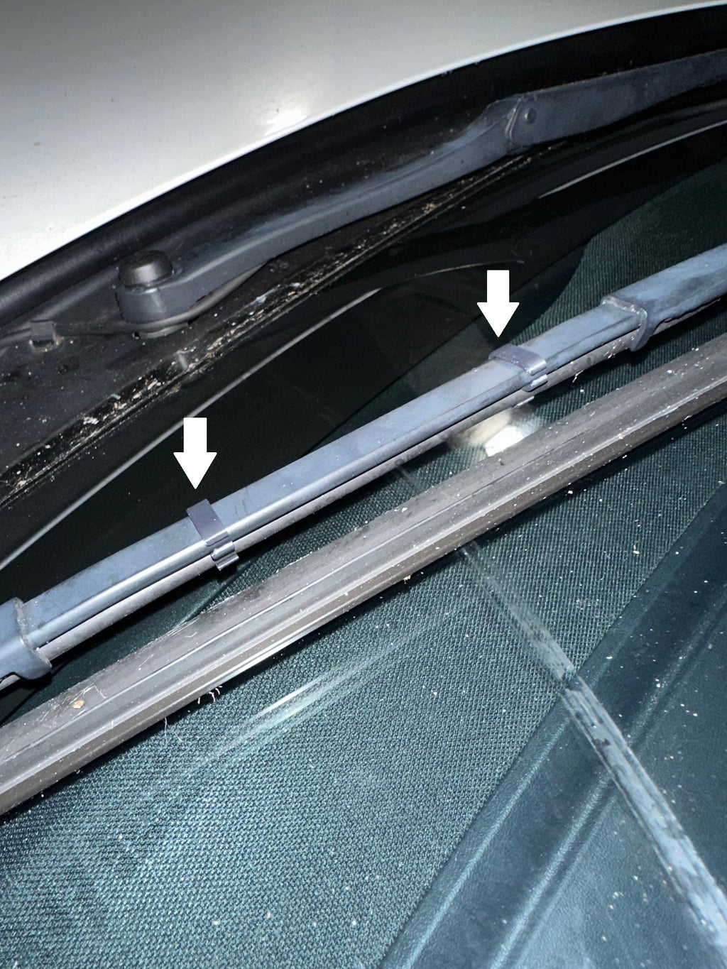 Tesla Model 3, Y Windshield Wiper Arm Washer Hose Retention Clips, 2017-2026