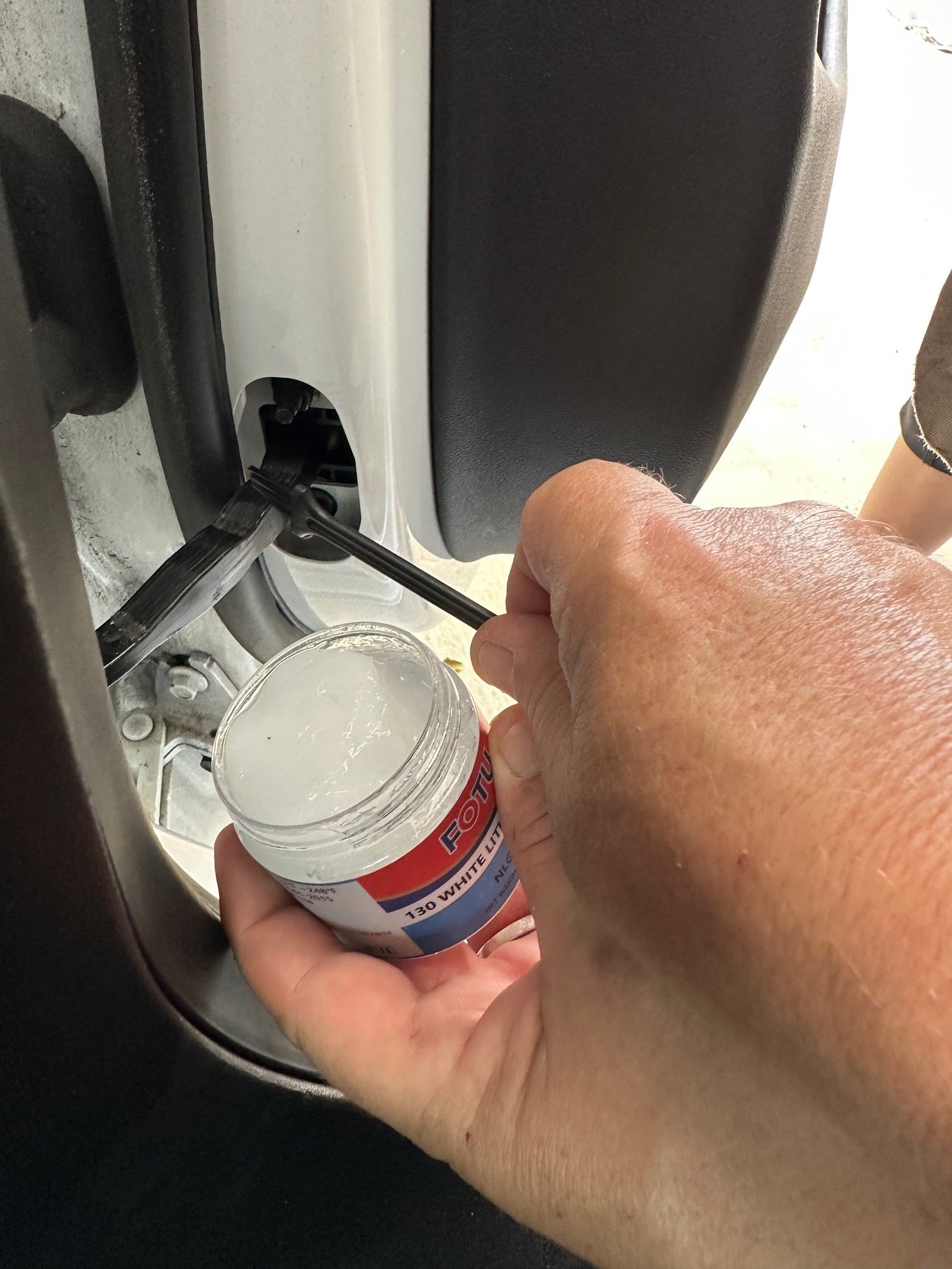 White Lithium Grease Lubricant for Seat Tracks, Sunroof, Door Hinges, Many Uses