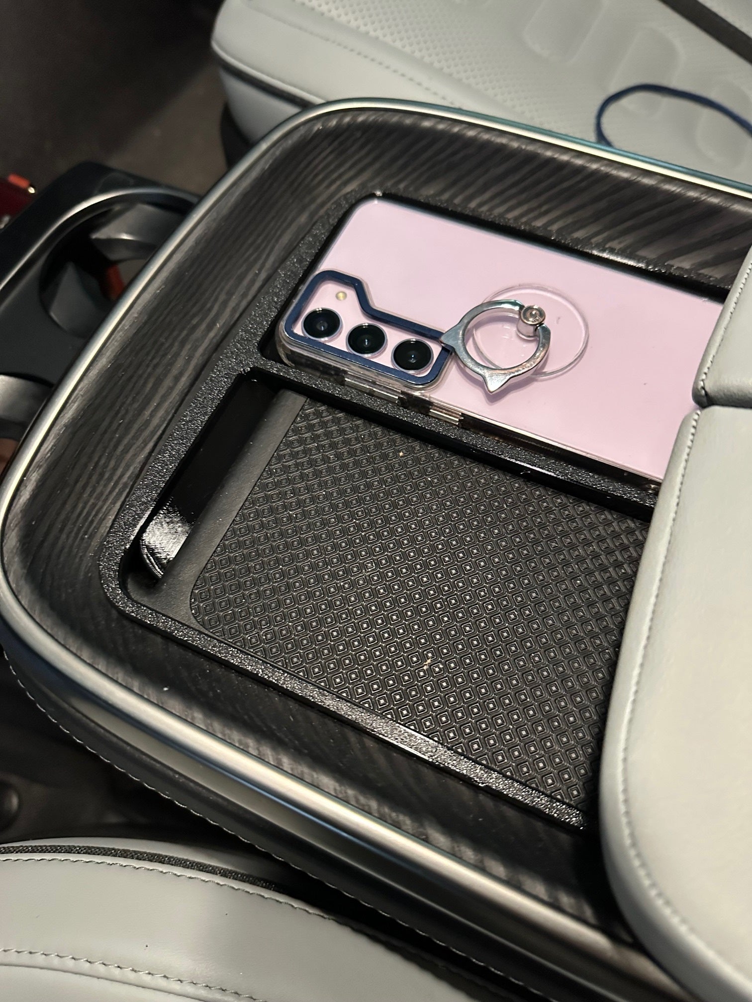 Dual Phone Holder, Stabilizer, For Wireless Charging, for Rivian R1T, R1S