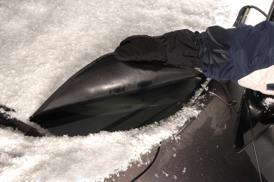 Intro-Tech Windshield Snow Shade, for Rivian R1T, 2021-2025