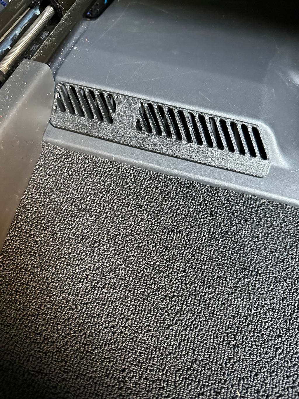 Rear Floor Air Duct Vent Outlet Grille Protection Covers, ABS, for Rivian R1T, R1S