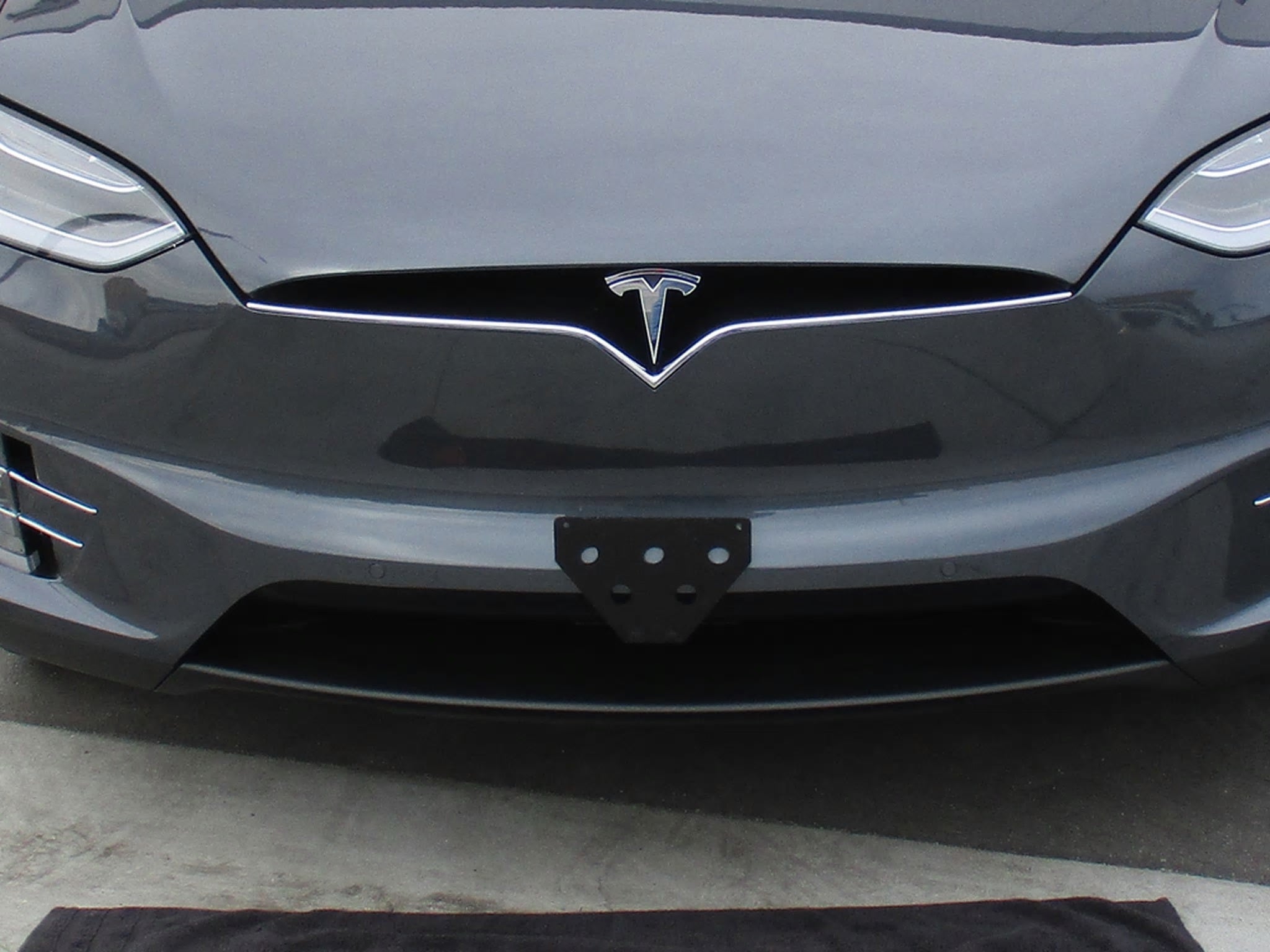 Tesla Model X Sto N Sho Quick-Release Front License Plate Bracket, 2016-2020