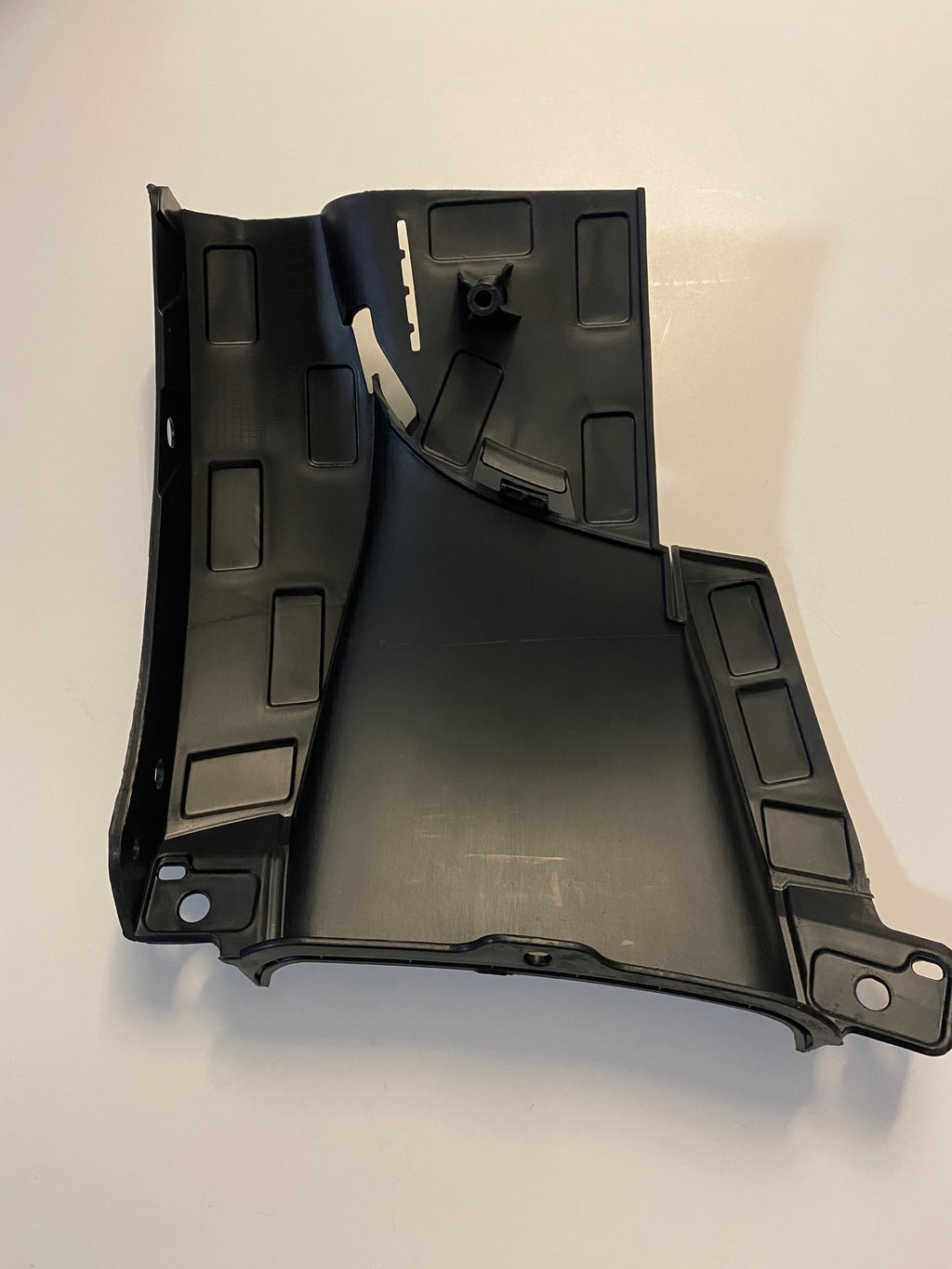 Tesla Model Y Right Front Bumper Side Inner Bracket, 2020-2022